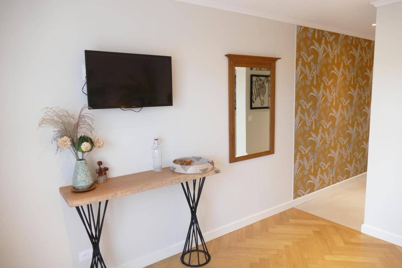 Les Agapanthes Bed & Breakfast Camphin-en-Pevele Екстериор снимка