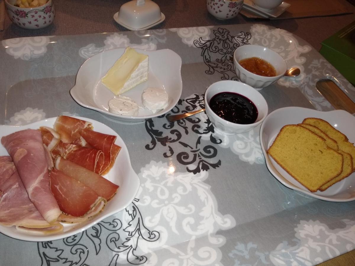 Les Agapanthes Bed & Breakfast Camphin-en-Pevele Екстериор снимка