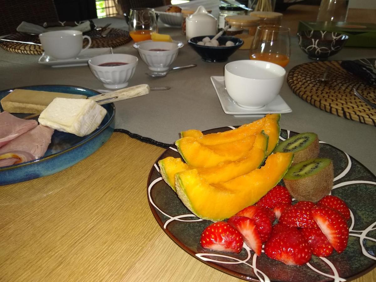 Les Agapanthes Bed & Breakfast Camphin-en-Pevele Екстериор снимка